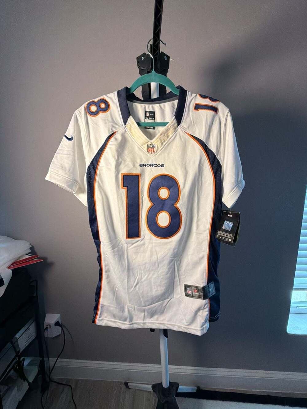 Nike Denver Broncos Peyton Manning #18 White NFL Jersey Size XL Female